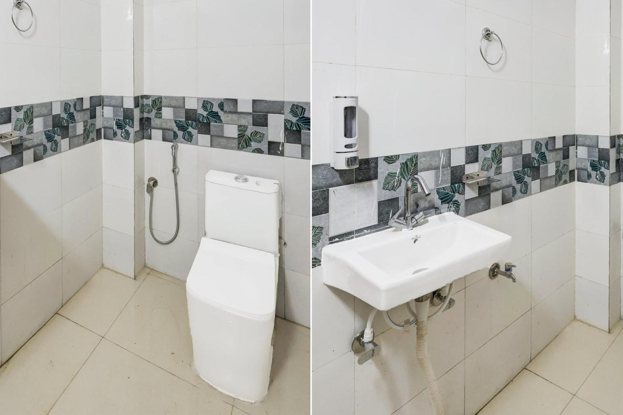 Hotel O Ocean Plaza Ню Делхи Екстериор снимка