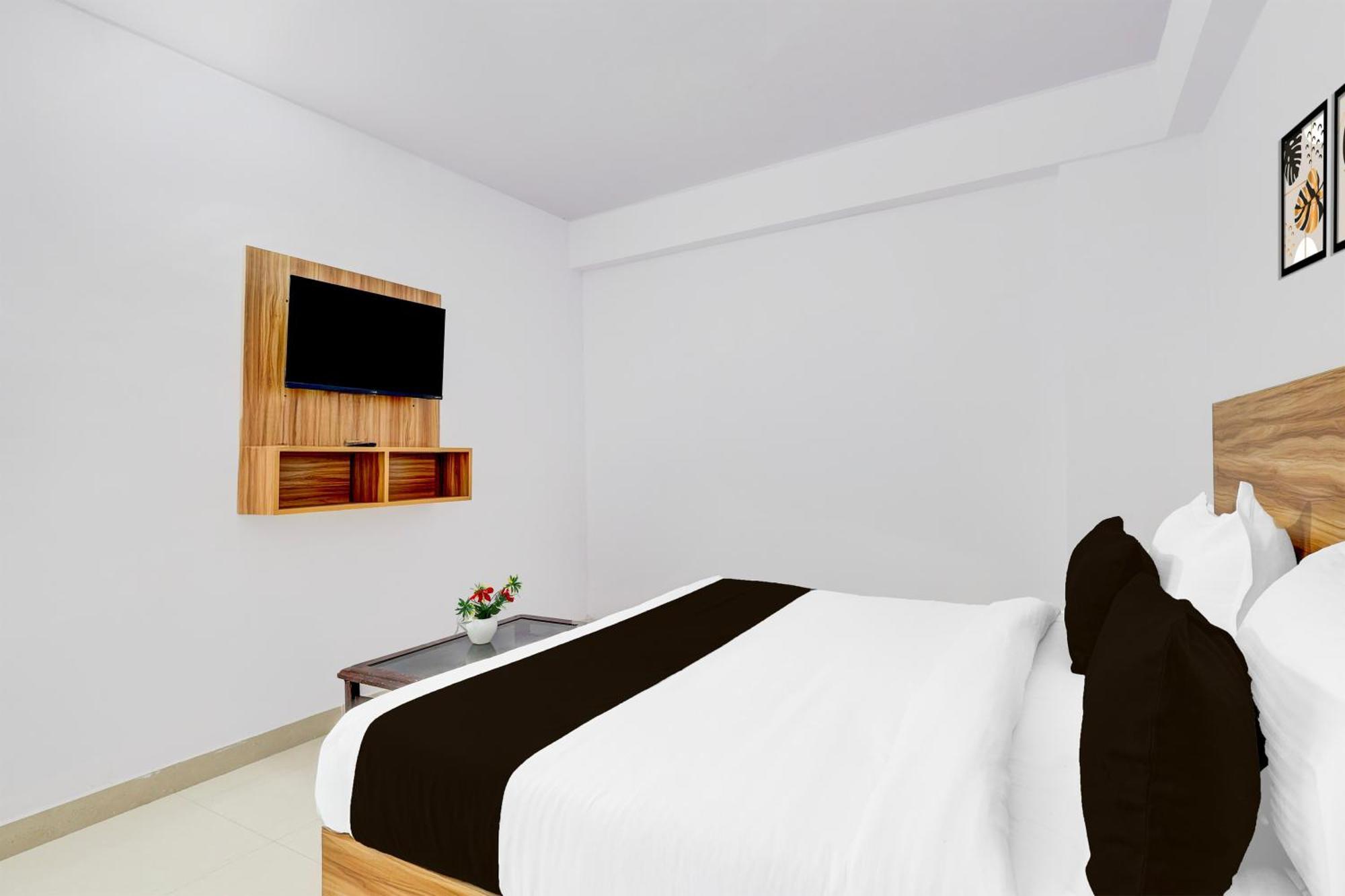Hotel O Ocean Plaza Ню Делхи Екстериор снимка