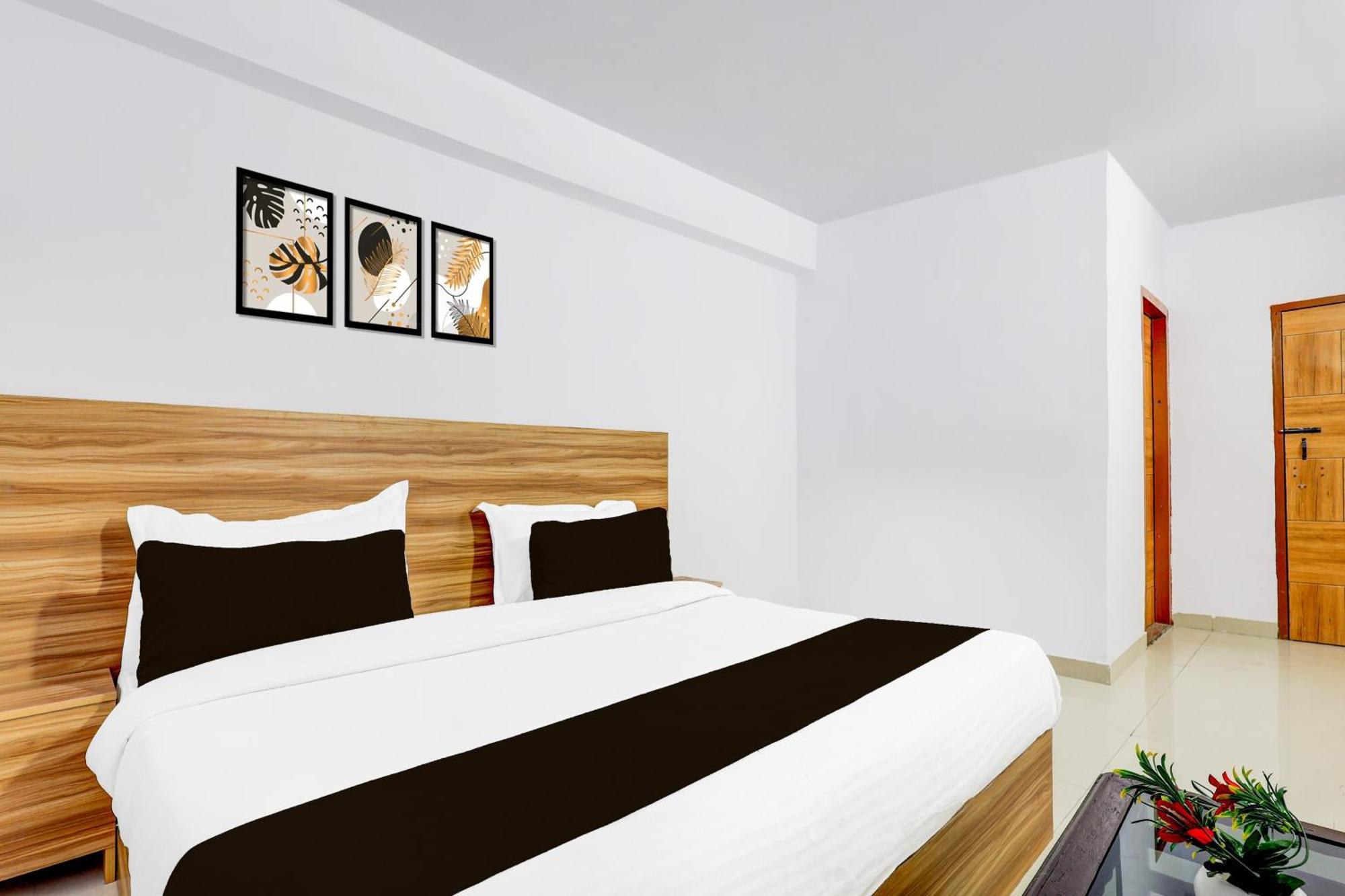 Hotel O Ocean Plaza Ню Делхи Екстериор снимка